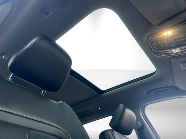 Jeep Grand Cherokee L Vehicle Full-screen Gallery Image 18
