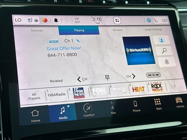 Jeep Grand Cherokee L Vehicle Full-screen Gallery Image 19
