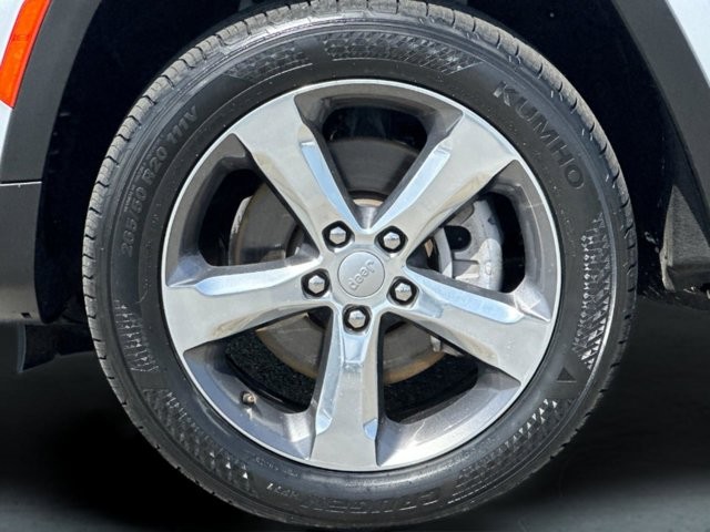 Jeep Grand Cherokee L Vehicle Full-screen Gallery Image 27