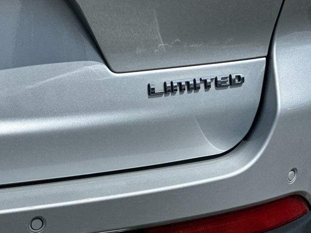 Jeep Grand Cherokee L Vehicle Full-screen Gallery Image 28