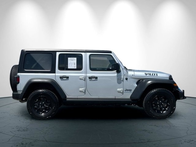 Jeep Wrangler 4xe Vehicle Full-screen Gallery Image 03