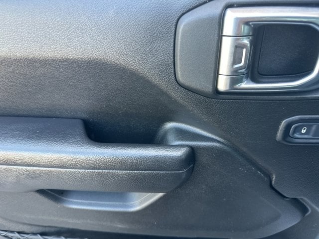 Jeep Wrangler 4xe Vehicle Full-screen Gallery Image 11
