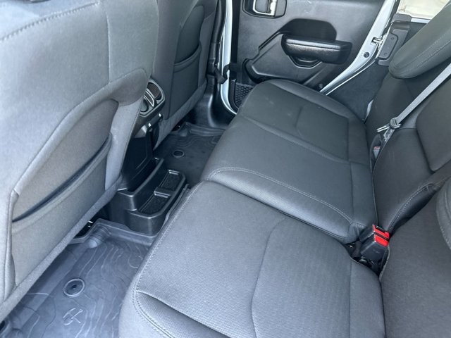Jeep Wrangler 4xe Vehicle Full-screen Gallery Image 12