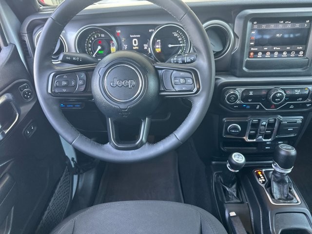Jeep Wrangler 4xe Vehicle Full-screen Gallery Image 14