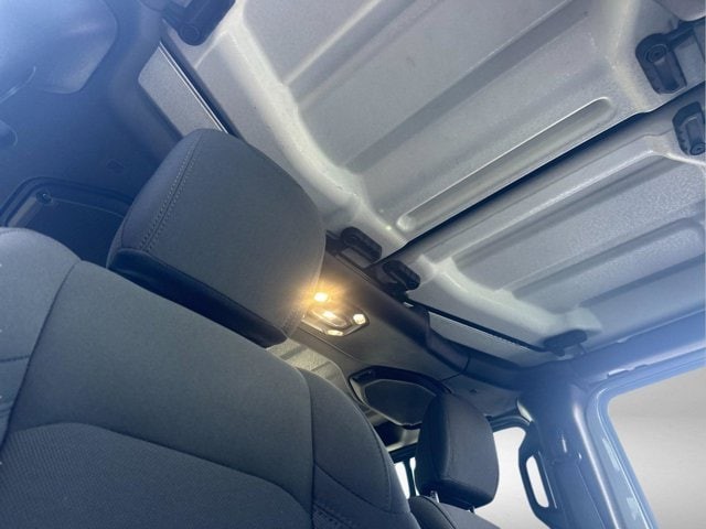 Jeep Wrangler 4xe Vehicle Full-screen Gallery Image 17