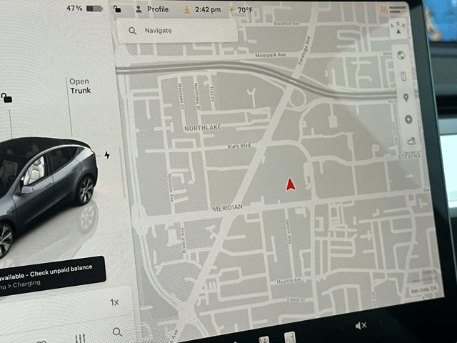 Tesla Model Y Vehicle Full-screen Gallery Image 19