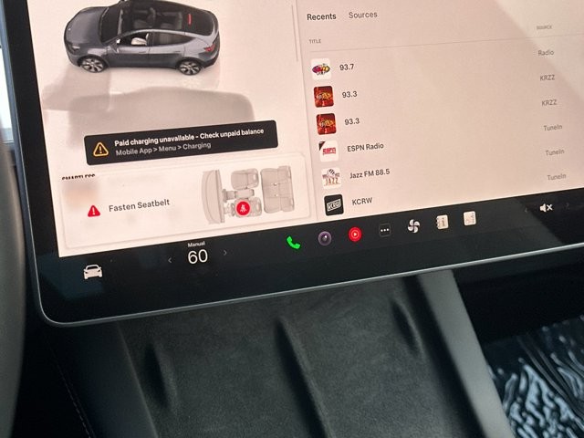 Tesla Model Y Vehicle Full-screen Gallery Image 21
