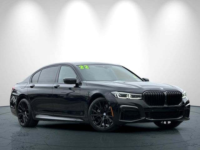 BMW 7 Series Vehicle Full-screen Gallery Image 02
