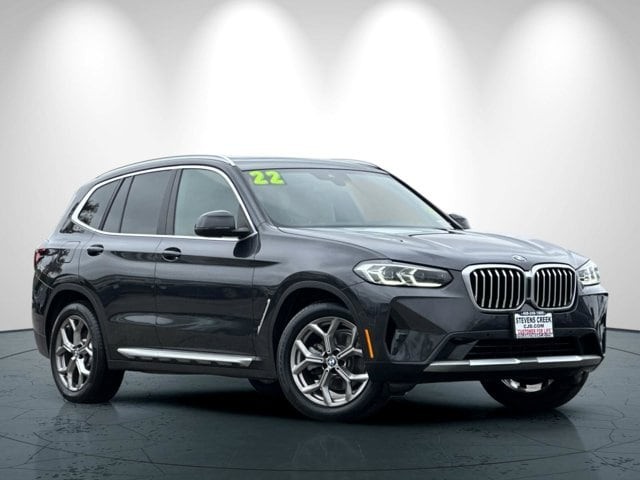 BMW X3 Vehicle Full-screen Gallery Image 02