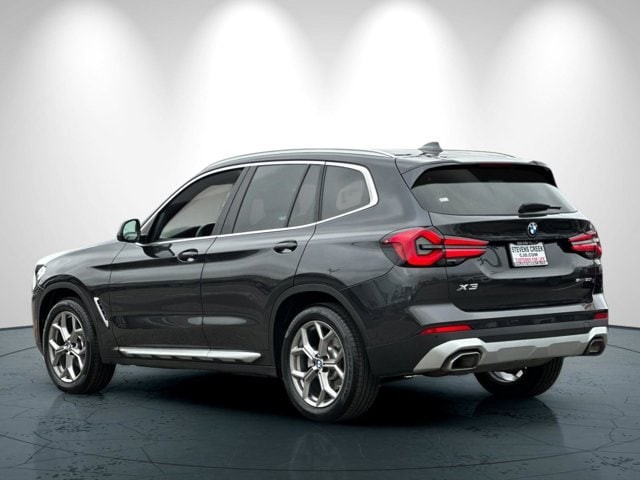 BMW X3 Vehicle Full-screen Gallery Image 06