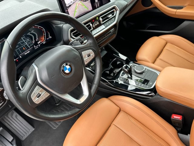 BMW X3 Vehicle Full-screen Gallery Image 10