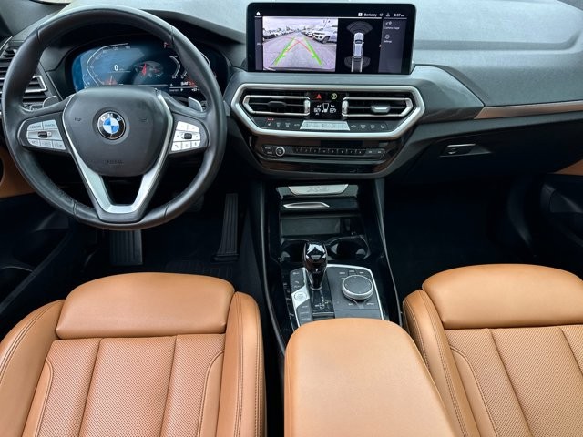 BMW X3 Vehicle Full-screen Gallery Image 13