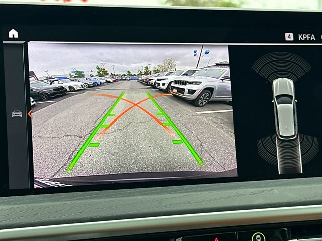 BMW X3 Vehicle Full-screen Gallery Image 20