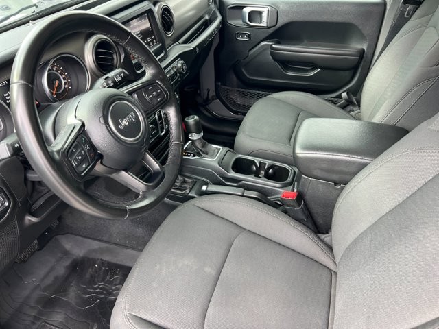 Jeep Wrangler Unlimited Vehicle Full-screen Gallery Image 10