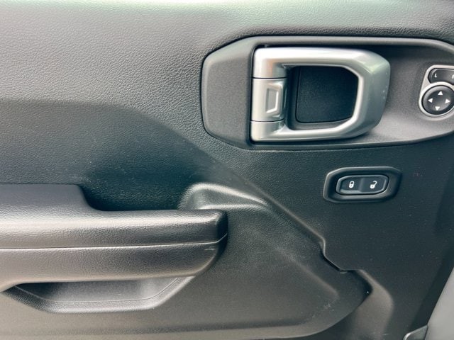 Jeep Wrangler Unlimited Vehicle Full-screen Gallery Image 11