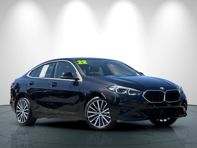 BMW 2 Series Vehicle Full-screen Gallery Image 02