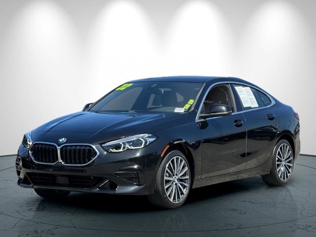 BMW 2 Series Vehicle Full-screen Gallery Image 08