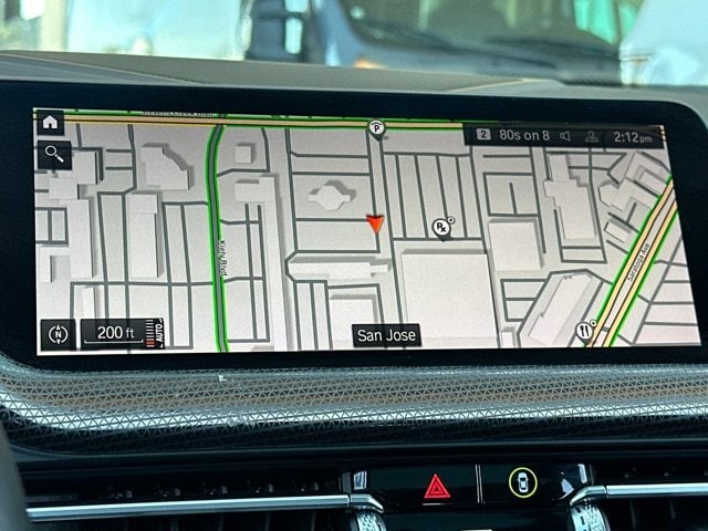 BMW 2 Series Vehicle Full-screen Gallery Image 18