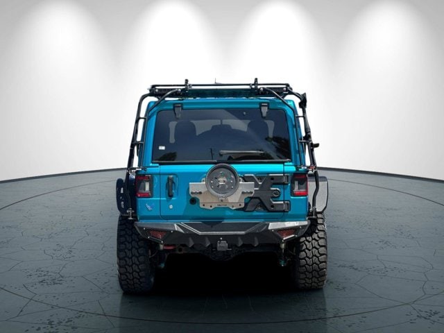 Jeep Wrangler Vehicle Full-screen Gallery Image 05