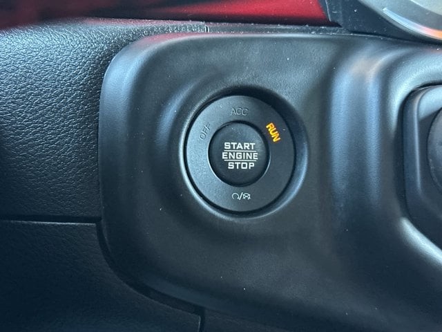 Jeep Wrangler Vehicle Full-screen Gallery Image 18