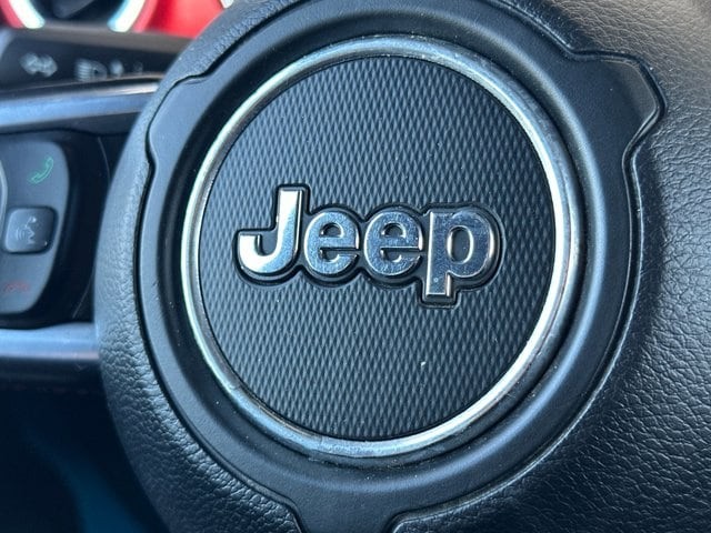 Jeep Wrangler Vehicle Full-screen Gallery Image 24