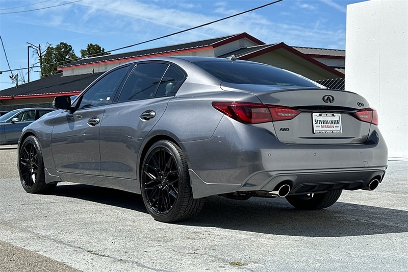 INFINITI Q50 Vehicle Full-screen Gallery Image 06