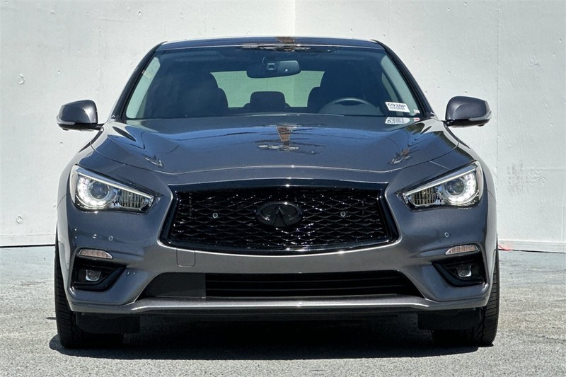 INFINITI Q50 Vehicle Full-screen Gallery Image 09