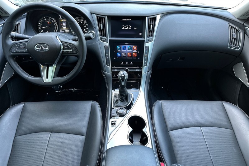 INFINITI Q50 Vehicle Full-screen Gallery Image 13