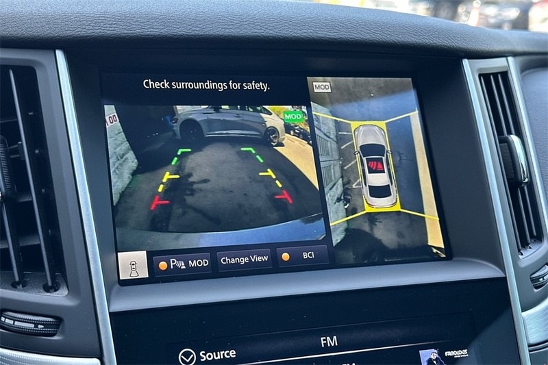 INFINITI Q50 Vehicle Full-screen Gallery Image 18