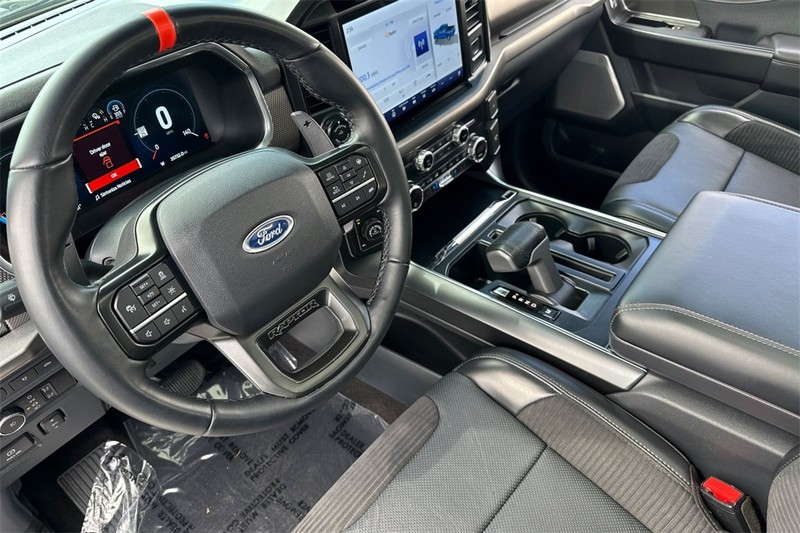 Ford F-150 Vehicle Full-screen Gallery Image 08