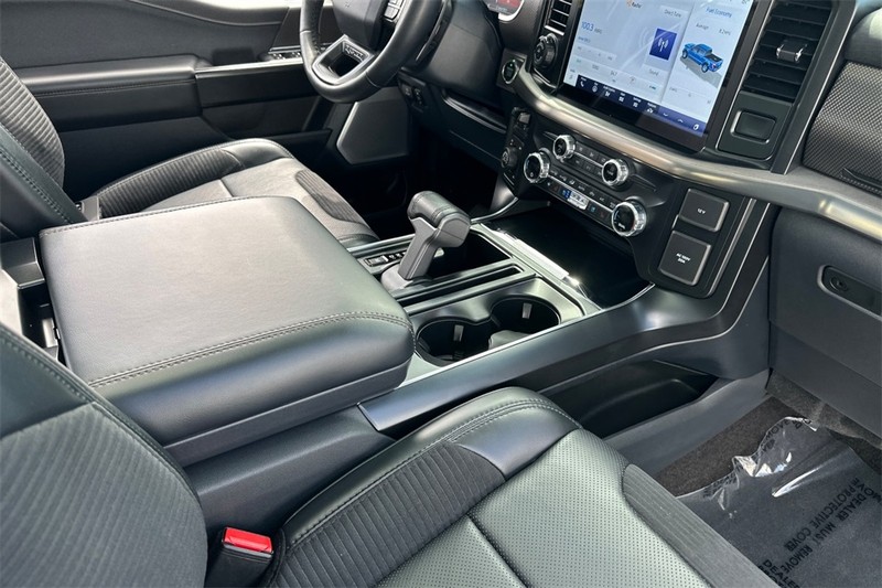 Ford F-150 Vehicle Full-screen Gallery Image 13