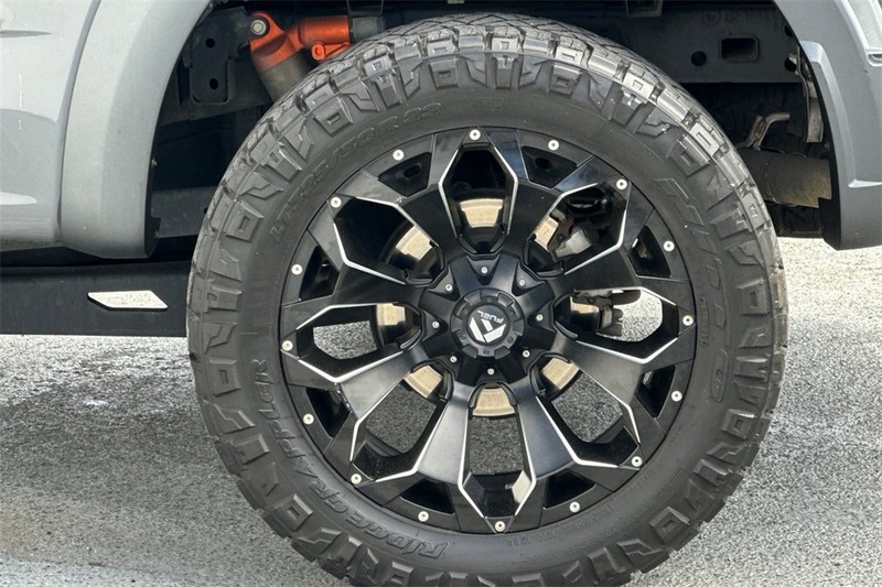 Ford F-150 Vehicle Full-screen Gallery Image 24