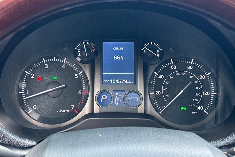 Lexus GX Vehicle Full-screen Gallery Image 26