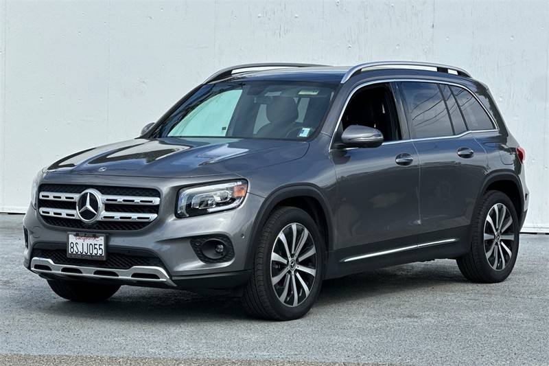 Mercedes-Benz GLB Vehicle Full-screen Gallery Image 08