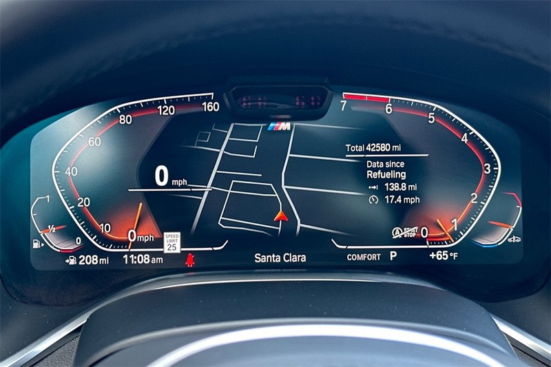BMW 7 Series Vehicle Full-screen Gallery Image 24