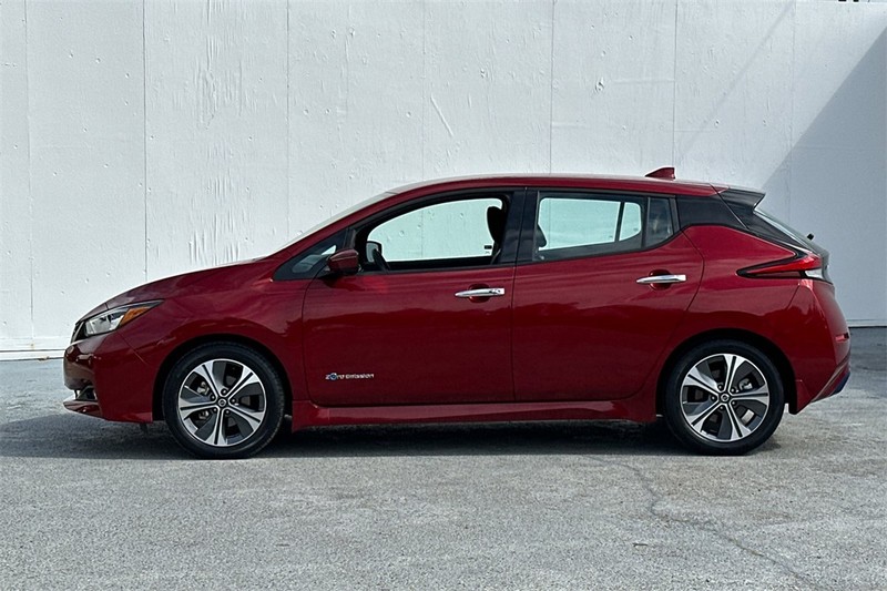 Nissan LEAF Vehicle Full-screen Gallery Image 07