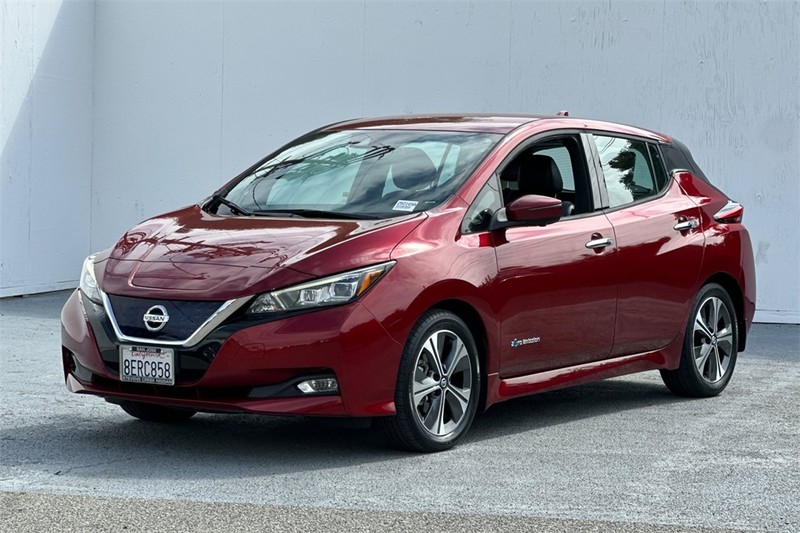 Nissan LEAF Vehicle Full-screen Gallery Image 08