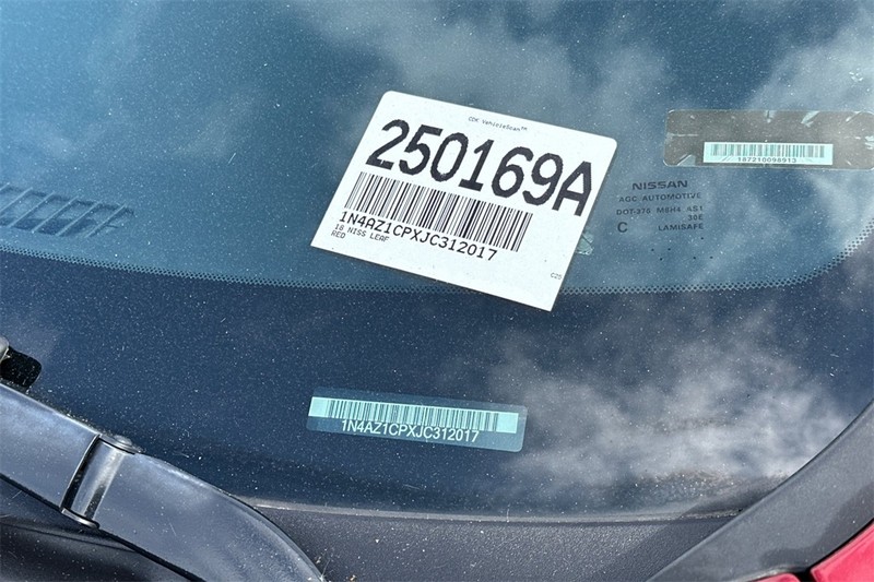 Nissan LEAF Vehicle Full-screen Gallery Image 28