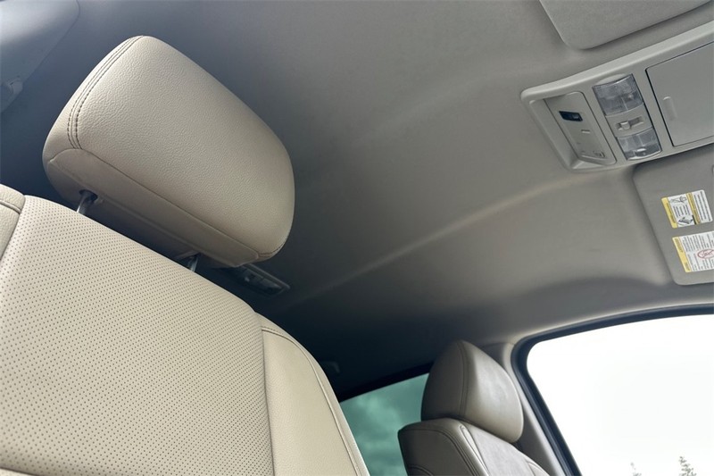 Nissan Titan XD Vehicle Full-screen Gallery Image 16