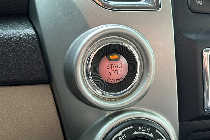 Nissan Titan XD Vehicle Full-screen Gallery Image 22