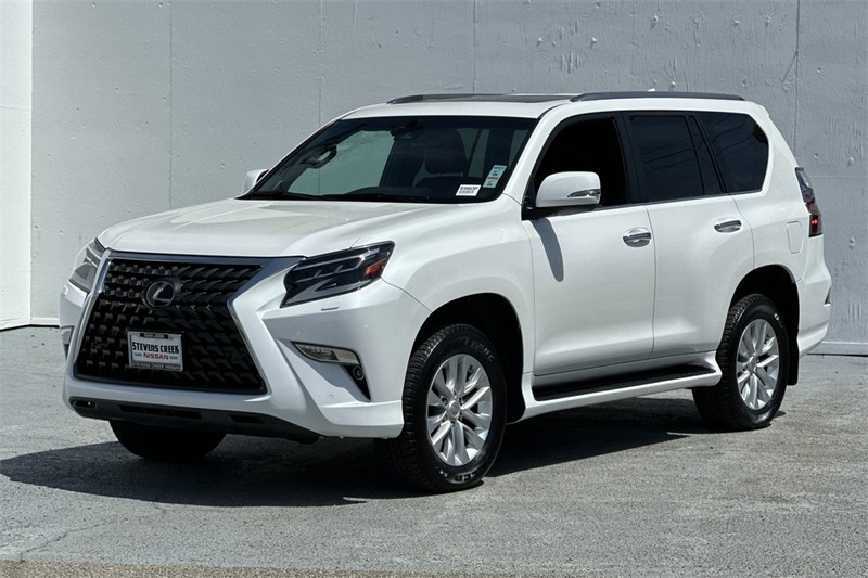 Lexus GX Vehicle Full-screen Gallery Image 08