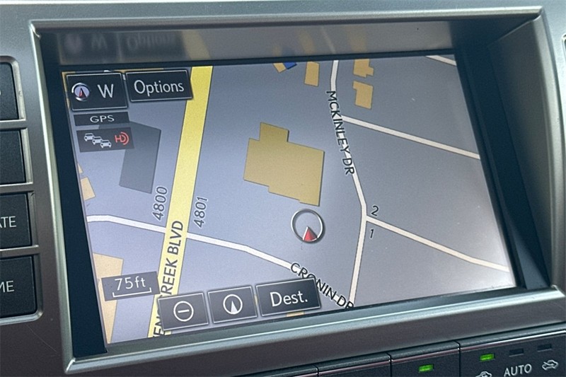 Lexus GX Vehicle Full-screen Gallery Image 20