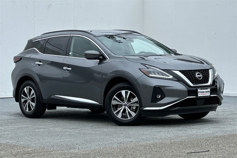 Nissan Murano Vehicle Full-screen Gallery Image 02