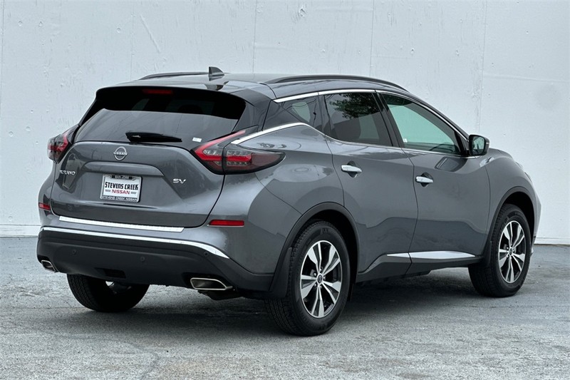 Nissan Murano Vehicle Full-screen Gallery Image 04