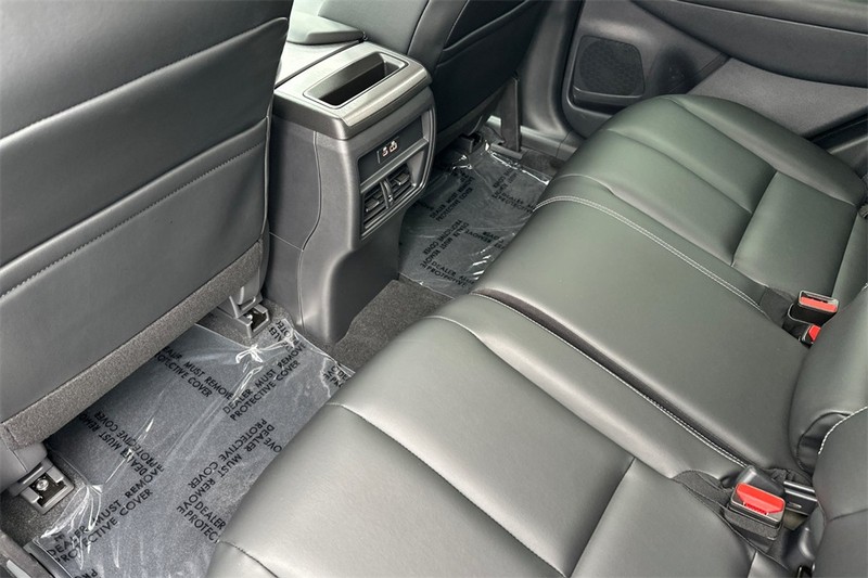 Nissan Murano Vehicle Full-screen Gallery Image 12