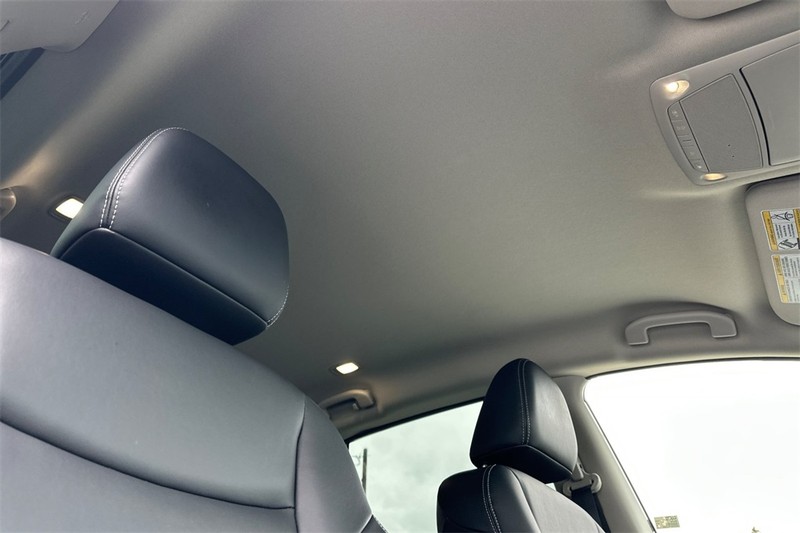 Nissan Murano Vehicle Full-screen Gallery Image 17