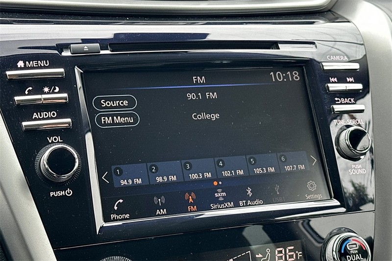 Nissan Murano Vehicle Full-screen Gallery Image 18