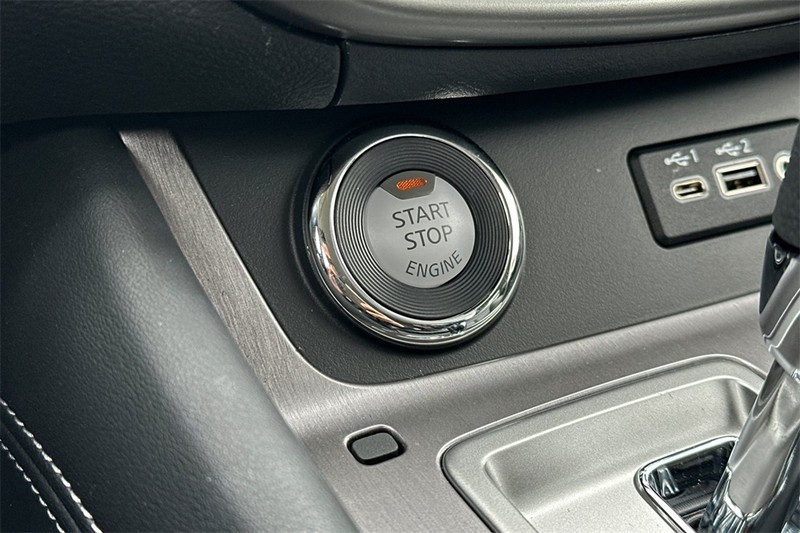 Nissan Murano Vehicle Full-screen Gallery Image 22