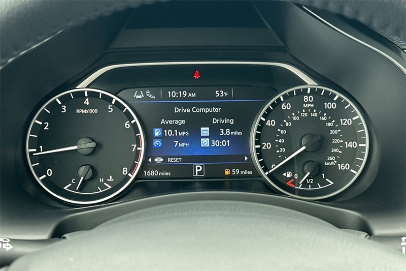 Nissan Murano Vehicle Full-screen Gallery Image 24