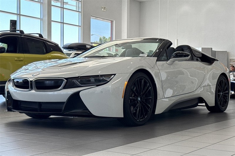 BMW i8 Vehicle Full-screen Gallery Image 08